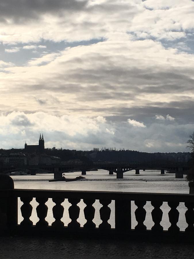 Amazing Angie'S Apartment Praha Bagian luar foto